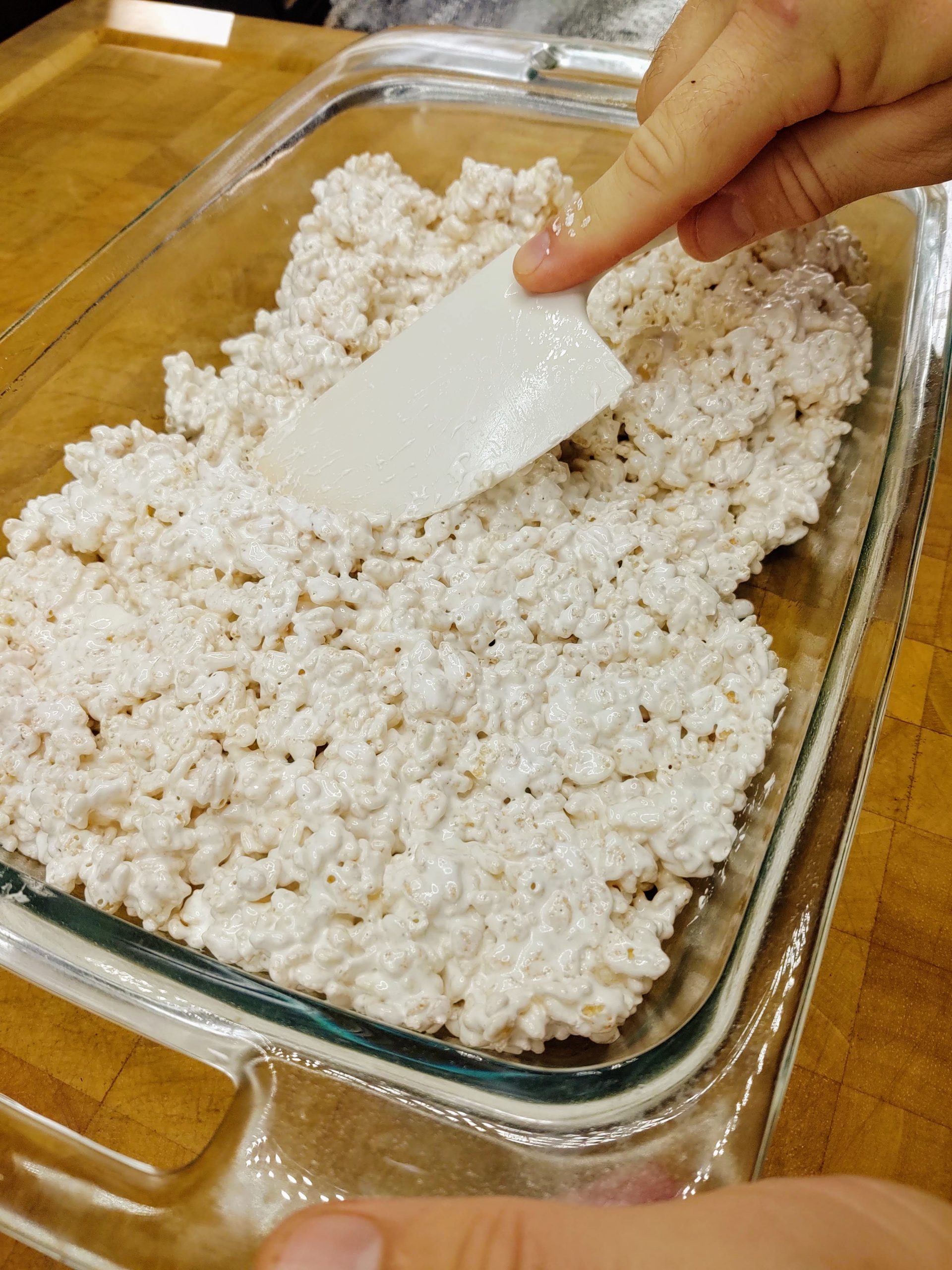 finished pan of marshmallow fluff rice krispie treats