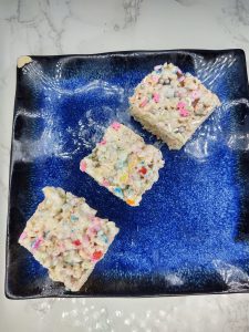 rice krispie treats with sprinkles