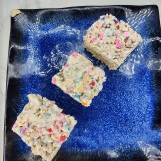 rice krispie treats with sprinkles