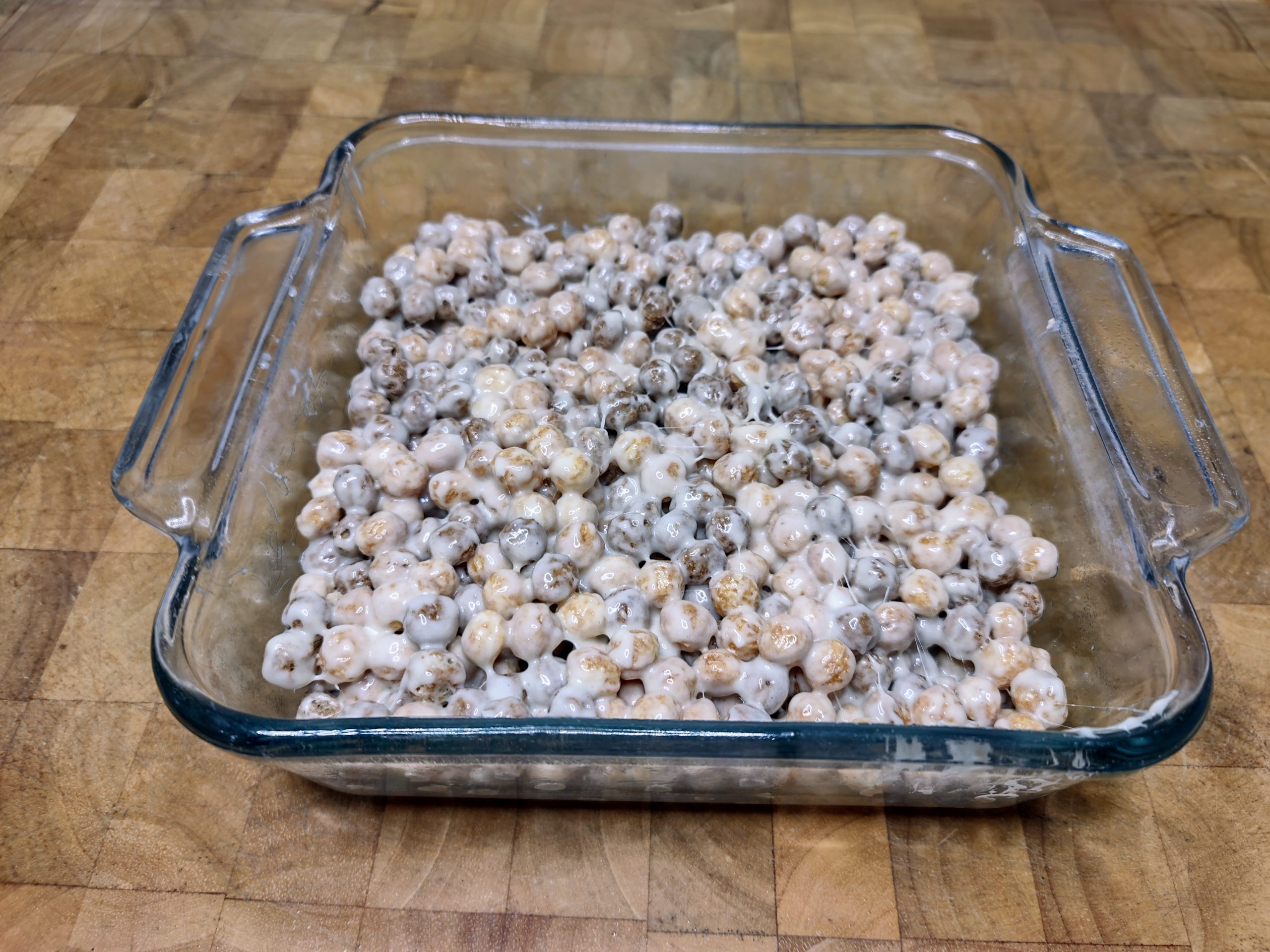 pan of reeses puffs cereal treats